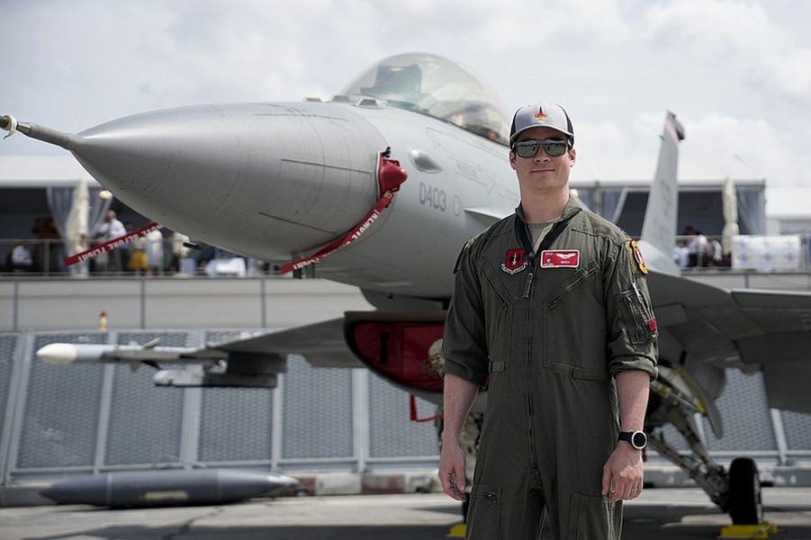 Trung tá Không quân Mỹ: Phòng không Nga sẽ dễ dàng đối phó F-16 Ukraine- Ảnh 4. Trung tá Không quân Mỹ: Phòng không Nga sẽ dễ dàng đối phó F-16 Ukraine- Ảnh 4.