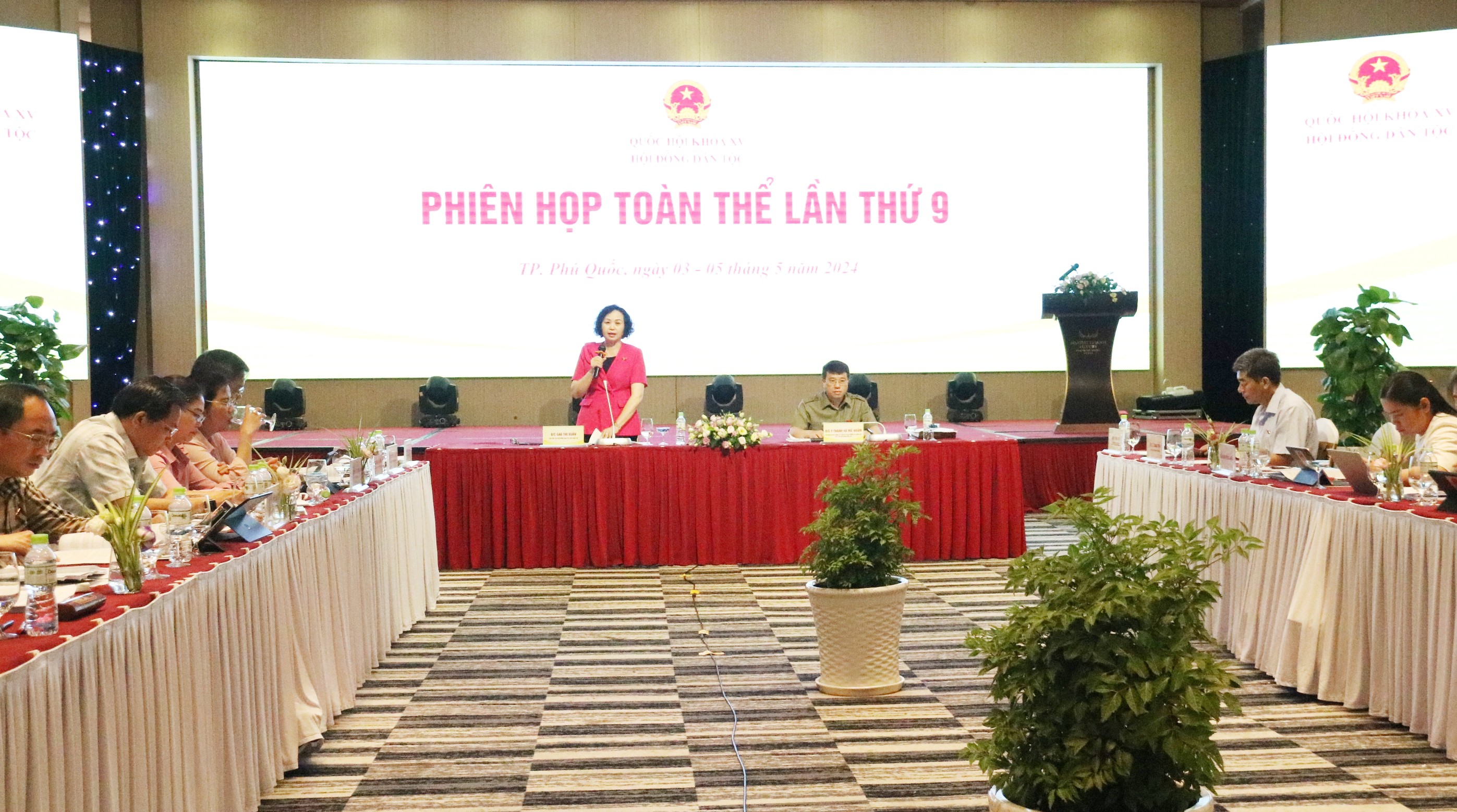 Phó Chủ tịch Hội đồng Dân tộc Cao Thị Xuân thông tin về Hồ sơ đề nghị xây dựng Luật sửa đổi, bổ sung một số điều của Luật Hoạt động giám sát của Quốc hội và Hội đồng nhân dân đã hoàn thành