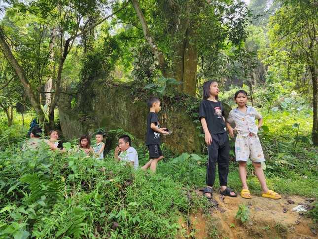 Hà Nội: Nhiều người lên núi tránh nóng dịp nghỉ lễ ảnh 2