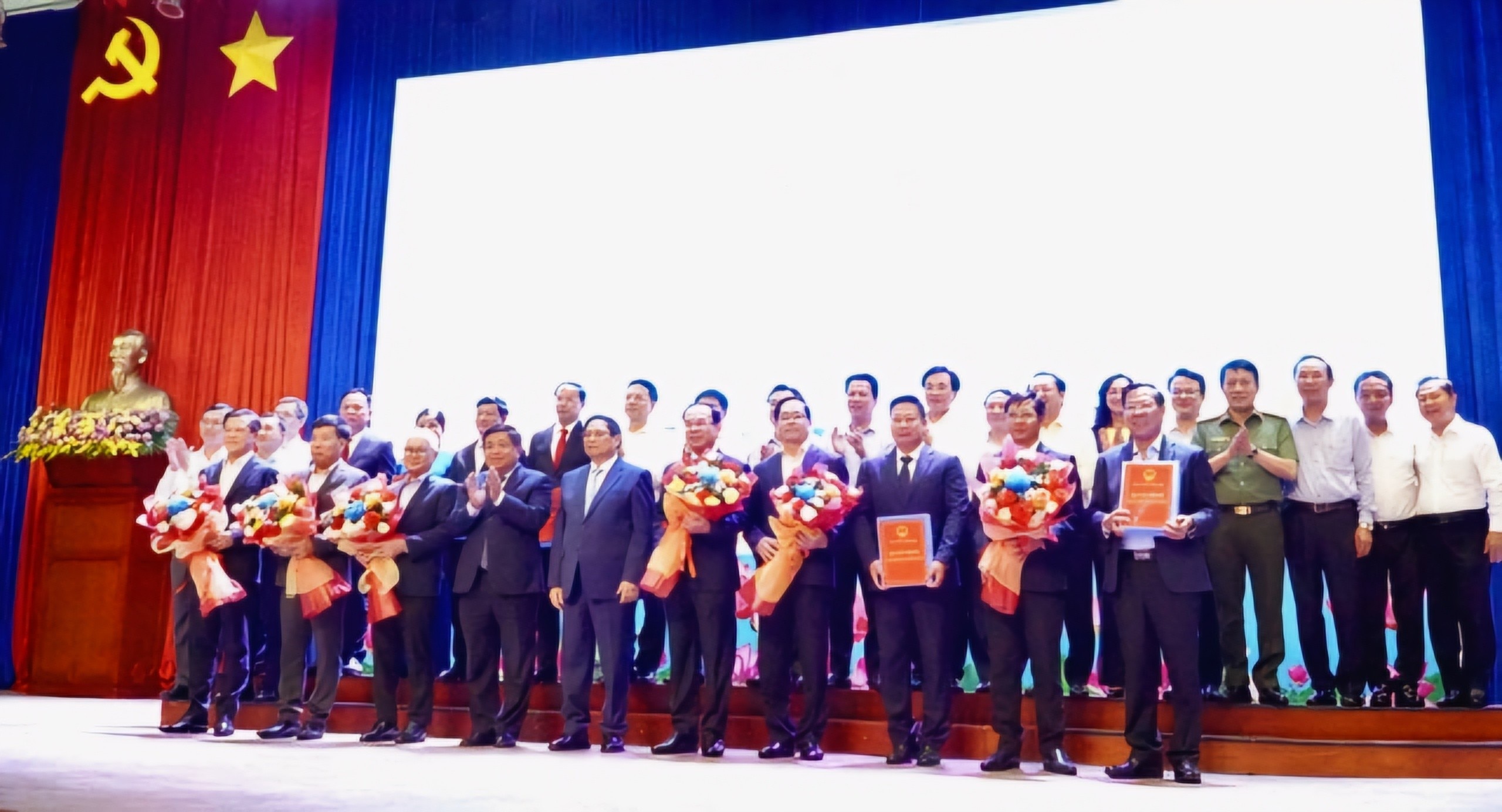 Sự kiện - Thủ tướng Phạm Minh Chính chủ trì Hội nghị của Hội đồng điều phối vùng Đông Nam Bộ (Hình 3).