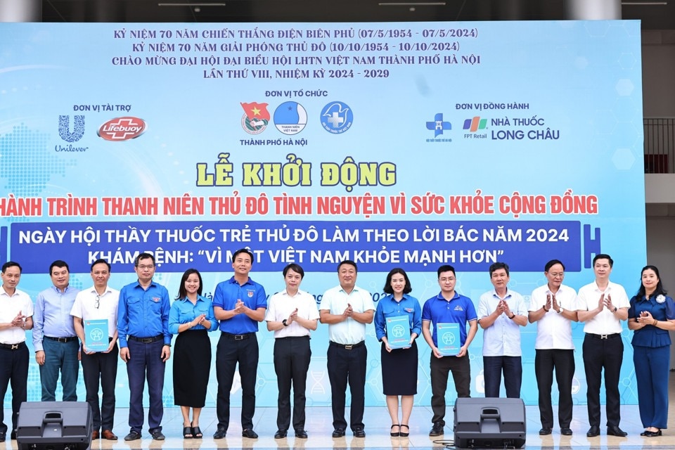Lễ khởi động c&aacute;c chương tr&igrave;nh diễn ra trường THCS B&igrave;nh Minh, huyện Thanh Oai