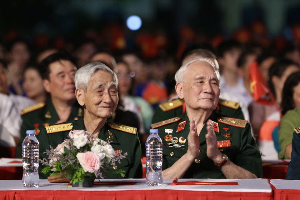 Các đại biểu dự tại điểm cầu TP Hà Nội.