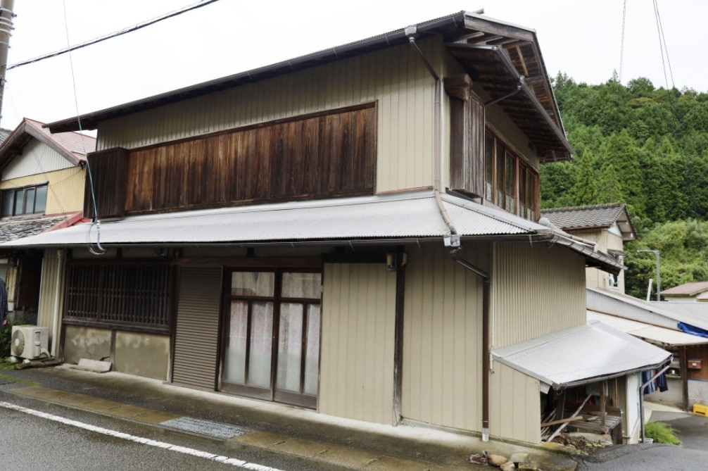 Ảnh năm 2022 chụp căn nhà hoang ở tỉnh Kochi (Nhật Bản), đã được xây hơn 70 năm