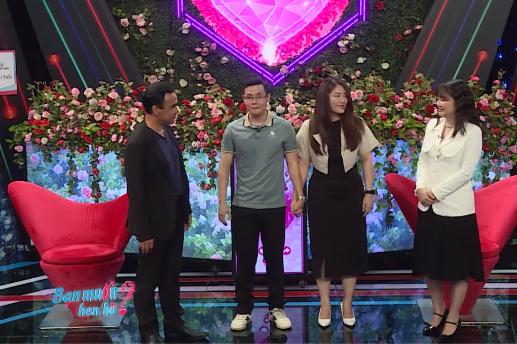 Cô gái xinh đẹp đồng ý hẹn hò với anh chàng từng có mối quan hệ ngoài luồng - 2 Cô gái xinh đẹp đồng ý hẹn hò với anh chàng từng có mối quan hệ ngoài luồng - 2