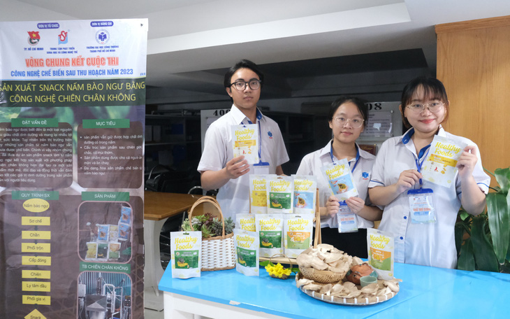Làm mực viết, màu vẽ từ rác thải hữu cơ- Ảnh 5. Gen Z gây bất ngờ trong sáng tạo chế biến nông sản