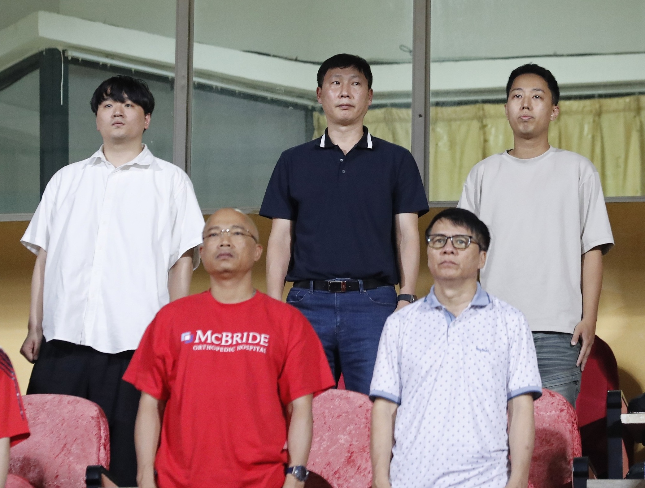 HLV Kim Sang-sik cùng cộng sự dự khán trận đấu giữa CLB Thể Công Viettel và LPBank HAGL ngày 5.5 HLV Kim Sang-sik dự khán trận đấu giữa CLB Thể Công Viettel và LPBank HAGL ngày 5.5