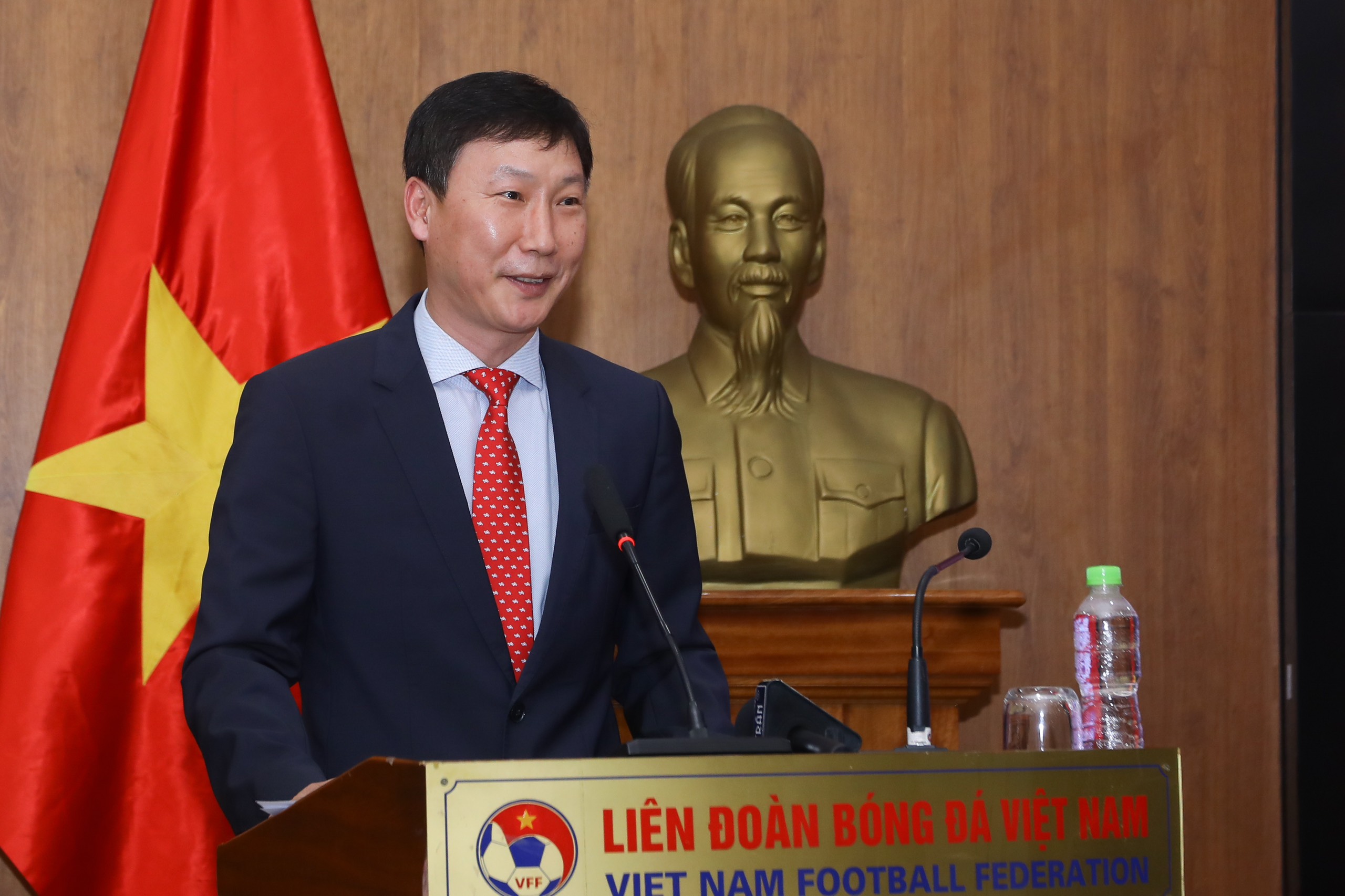 Con đường nào cho đội tuyển Việt Nam dưới thời tân HLV trưởng Kim Sang-sik?- Ảnh 4. Con đường nào cho đội tuyển Việt Nam dưới thời tân HLV trưởng Kim Sang-sik?- Ảnh 4.