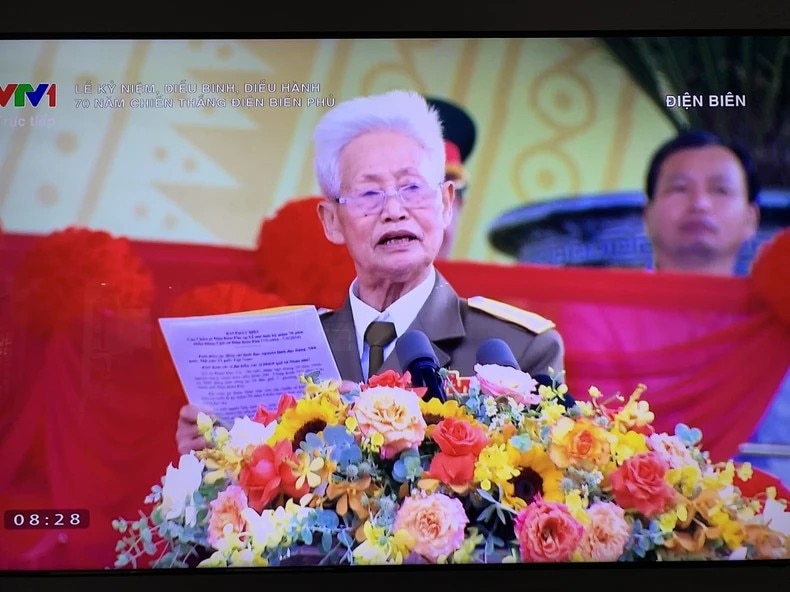 Phạm Đức Cư (94 tuổi, nguyên Trợ lý tham mưu Tiểu đoàn 394, Trung đoàn 367 pháo Cao xạ) phát biểu. (Ảnh chụp màn hình)