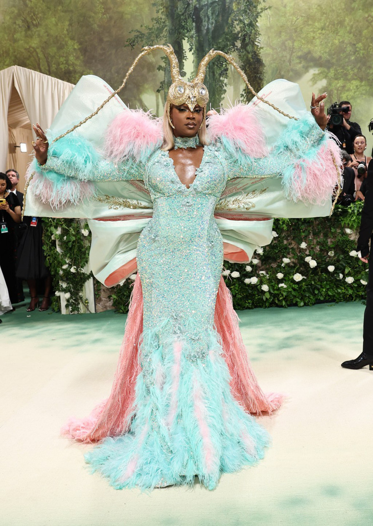Tiệc thời trang lớn nhất hành tinh Met Gala 2024: Jennifer Lopez, Ariana Grande trong vườn cổ tích- Ảnh 18. Tiệc thời trang lớn nhất hành tinh Met Gala 2024: Jennifer Lopez, Ariana Grande trong vườn cổ tích- Ảnh 18.
