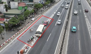 Tái diễn tình trạng nhà xe trả khách trên đường cao tốc ở Hà Nội