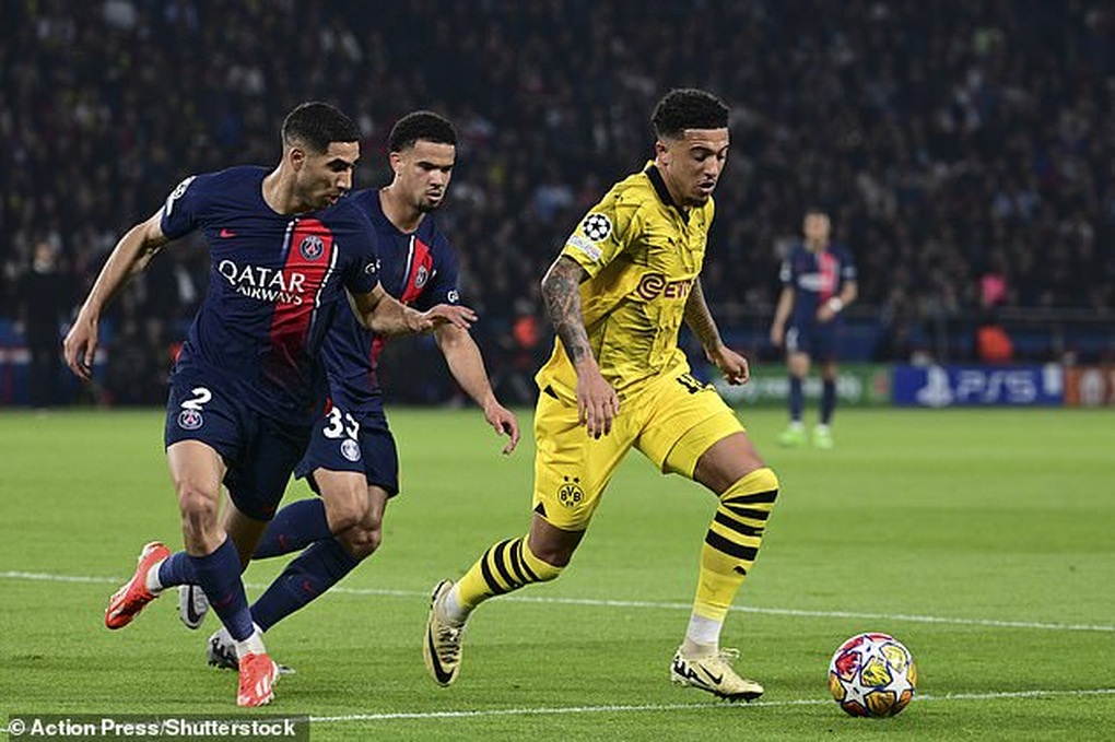 Kiếm bộn tiền nhờ kẻ bỏ đi Jadon Sancho, Man Utd cười trong đau đớn - 2 Kiếm bộn tiền nhờ kẻ bỏ đi Jadon Sancho, Man Utd cười trong đau đớn - 2
