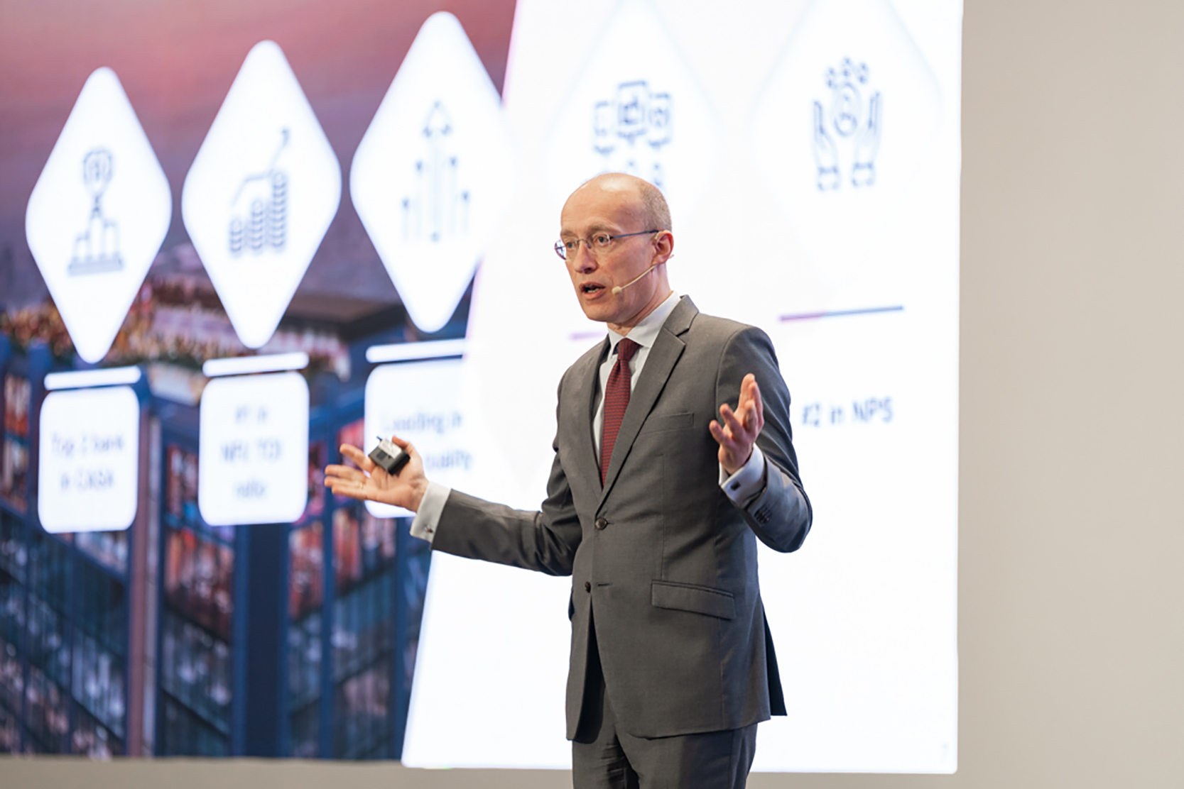 Tổng giám đốc Jens Lottner: Techcombank tự tin vươn tầm cao mới- Ảnh 3. Tổng giám đốc Jens Lottner: Techcombank tự tin vươn tầm cao mới- Ảnh 3.