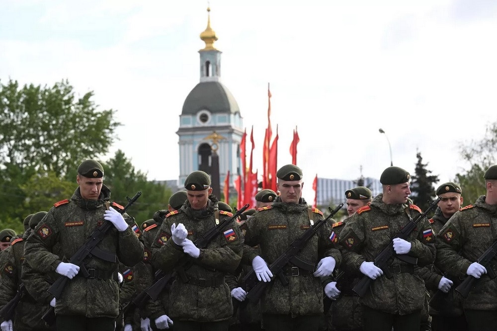Sau lễ duyệt binh, Tổng thống Nga Putin và lãnh đạo nhiều nước tới đặt hoa tại mộ các chiến sĩ vô danh- Ảnh 6.