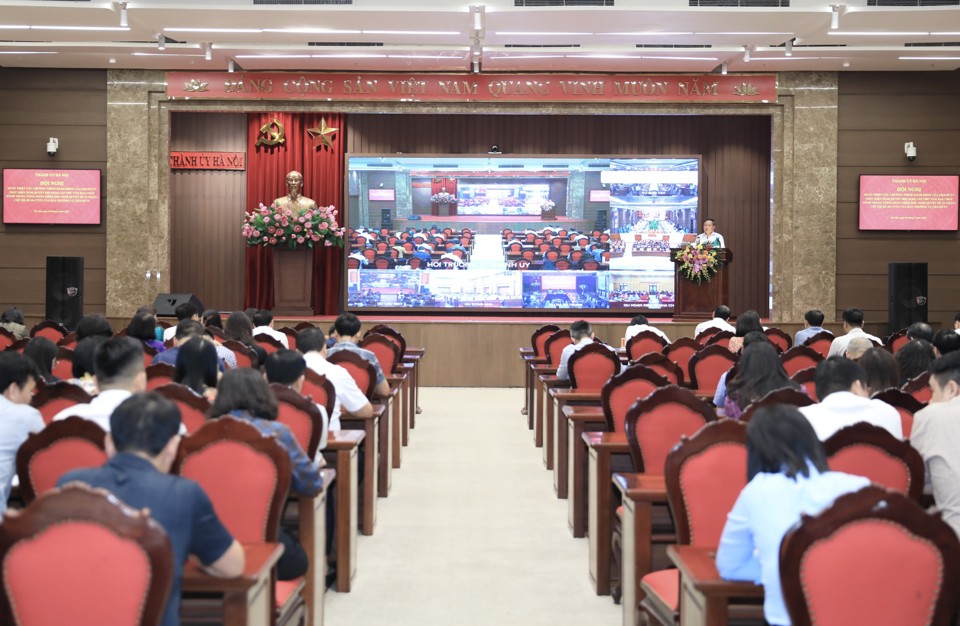 Quang cảnh hội nghị tại điểm cầu Thành uỷ Hà Nội.
