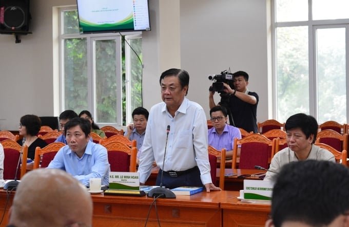 z5426946687639_1539fd55563f8652adec6c9716873b84-122325_389.jpg Bộ trưởng Lê Minh Hoan mong muốn, thông qua Hội thảo, ngành nông nghiệp Việt Nam có thể tiếp thu kinh nghiệm từ quốc gia xuất khẩu nông nghiệp hàng đầu thế giới.