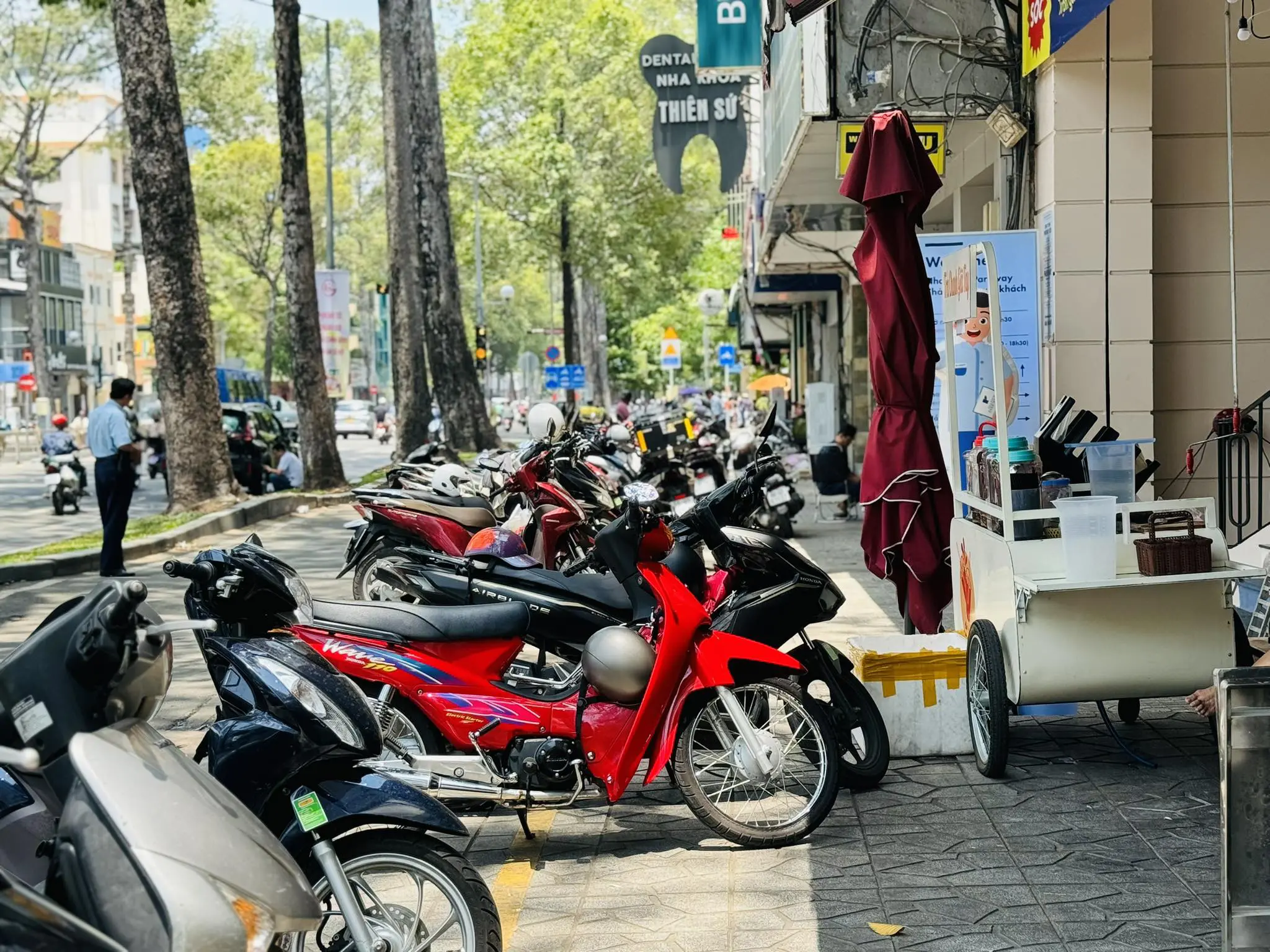TP.HCM: Trả phí thuê vỉa hè, người dân thoát cảnh nơm nớp chạy trốn nhân viên đô thị- Ảnh 7. TP.HCM: Trả phí thuê vỉa hè, người dân thoát cảnh nơm nớp chạy trốn nhân viên đô thị- Ảnh 7.