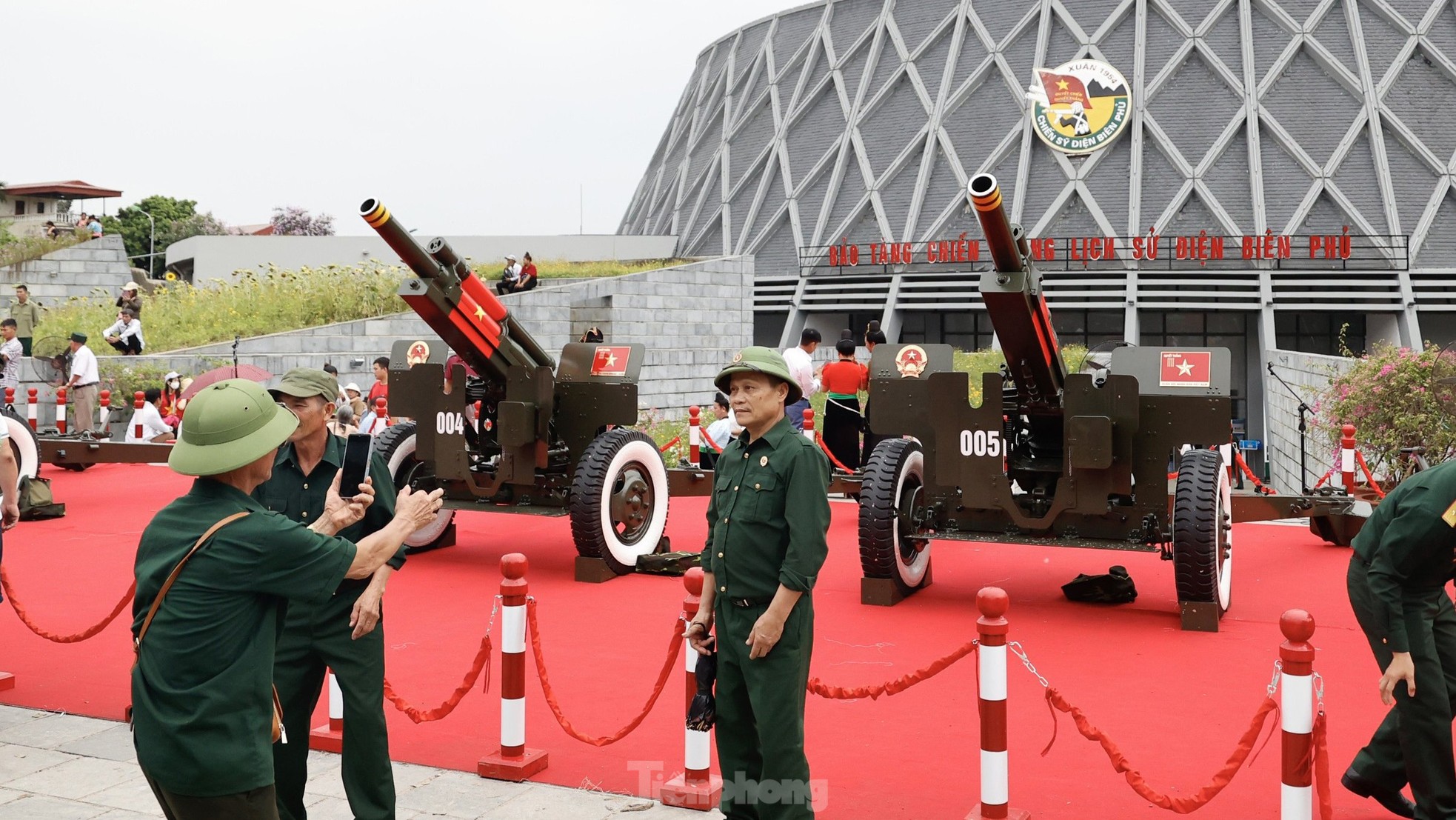 Di tích lịch sử trên khắp Điện Biên đón lượng khách tham quan kỷ lục sau lễ kỷ niệm 70 năm ảnh 4