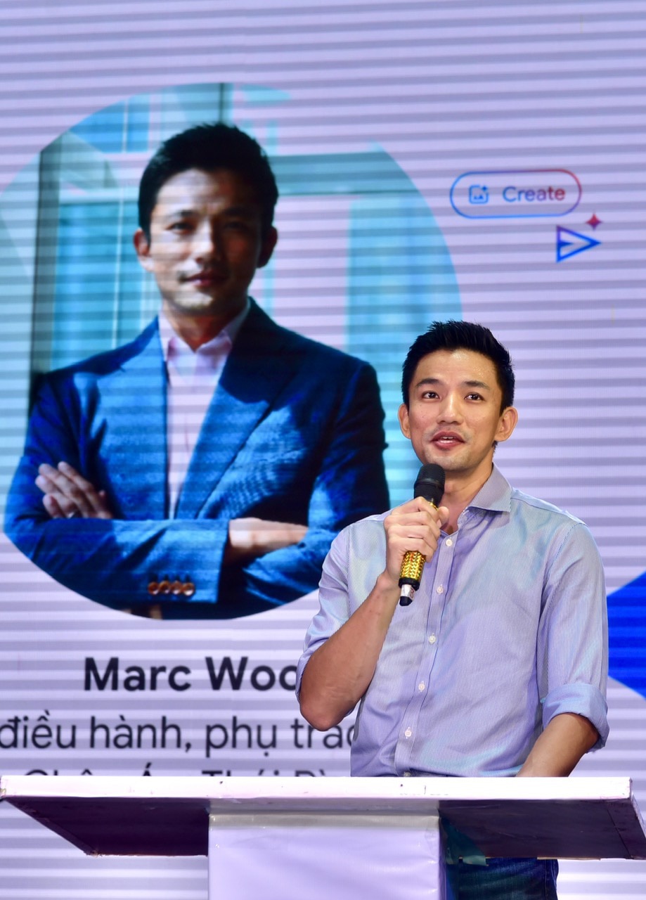 Ông Marc Woo, gIám đốc điều hành, phụ trách Google châu Á - Thái Bình Dương phât biểu - Ảnh: T.T.D.