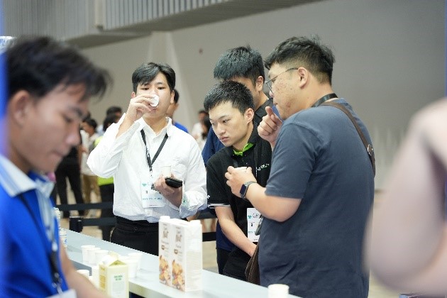 Vinamilk khẳng định vị thế trong pha chế tại đấu trường quốc tế Asia Latte Art Battle- Ảnh 8. Vinamilk khẳng định vị thế trong pha chế tại đấu trường quốc tế Asia Latte Art Battle- Ảnh 8.
