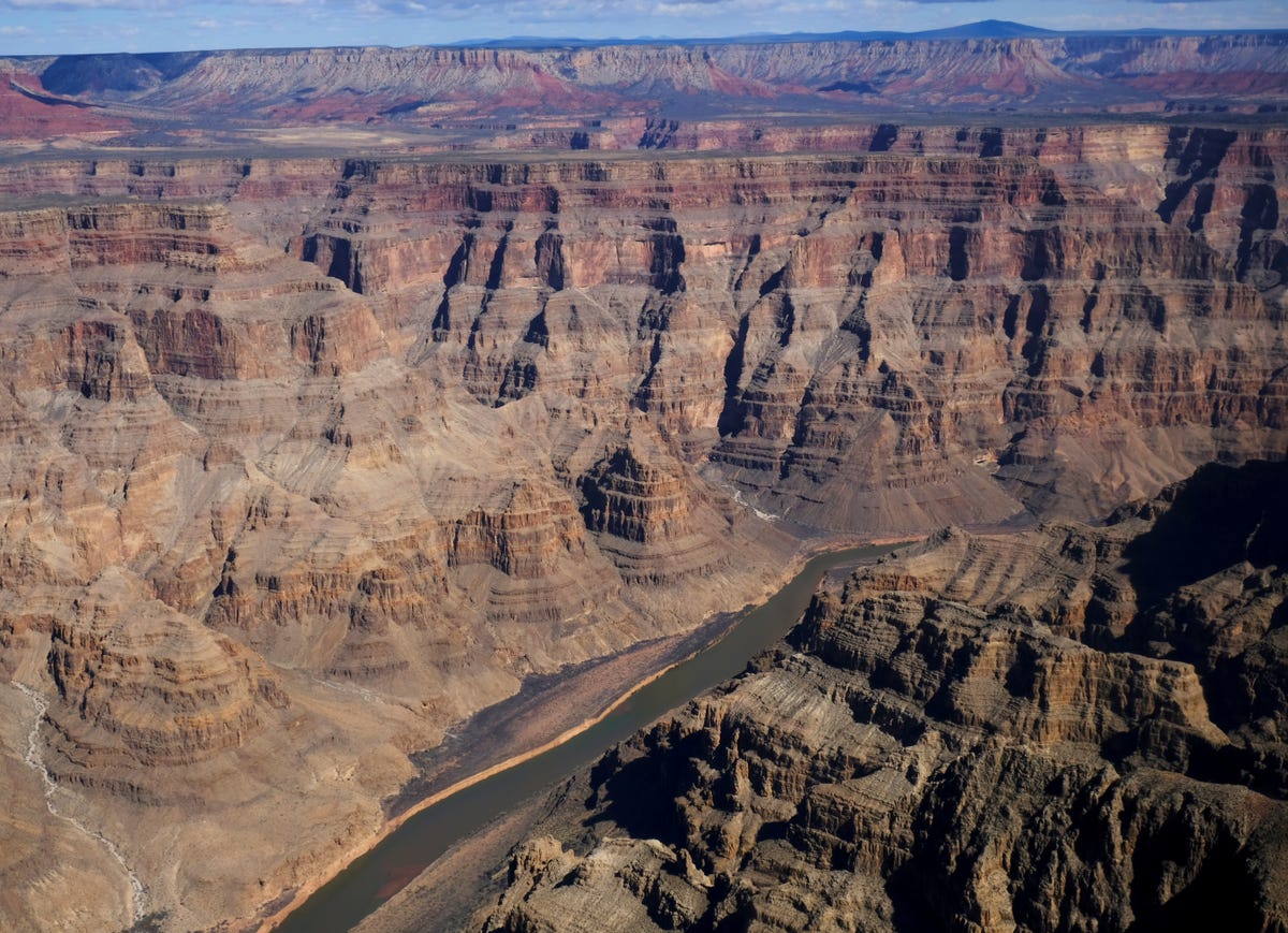 15 bức ảnh kỳ quan thiên nhiên trông như photoshop nhưng thực chất không phải- Ảnh 14. Grand Canyon gần như quá lộng lẫy và rộng lớn để có thể trở thành hiện thực. Hẻm núi, một trong bảy kỳ quan thế giới, có niên đại 70 triệu năm và trải dài 277 dặm