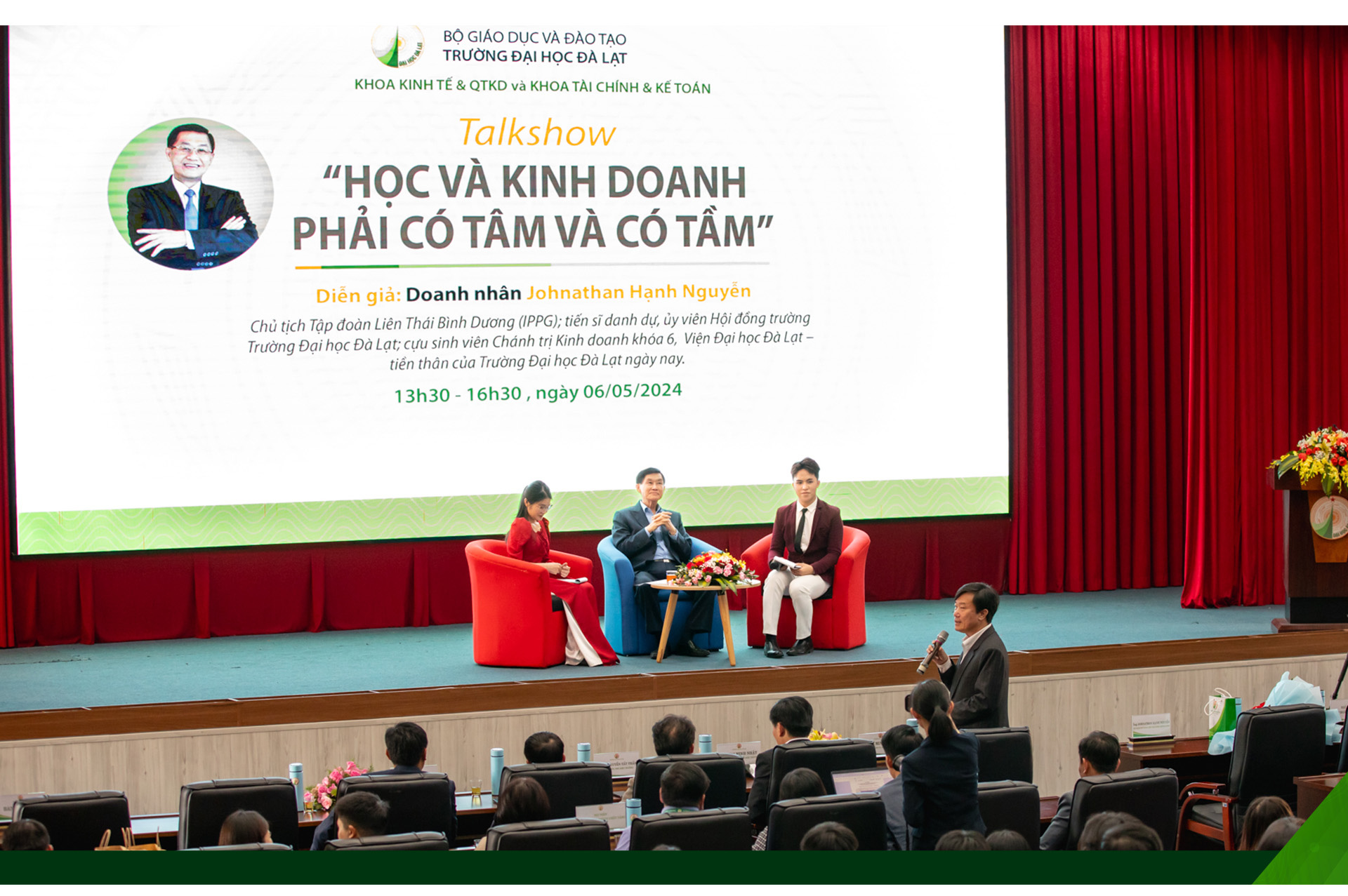 Doanh nhân Johnathan Hạnh Nguyễn tâm sự chuyện học với sinh viên - Ảnh 3. Doanh nhân Johnathan Hạnh Nguyễn tâm sự chuyện học với sinh viên - Ảnh 3.