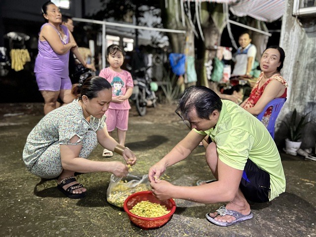 Công nhân sốc vì hóa đơn tiền điện ảnh 2