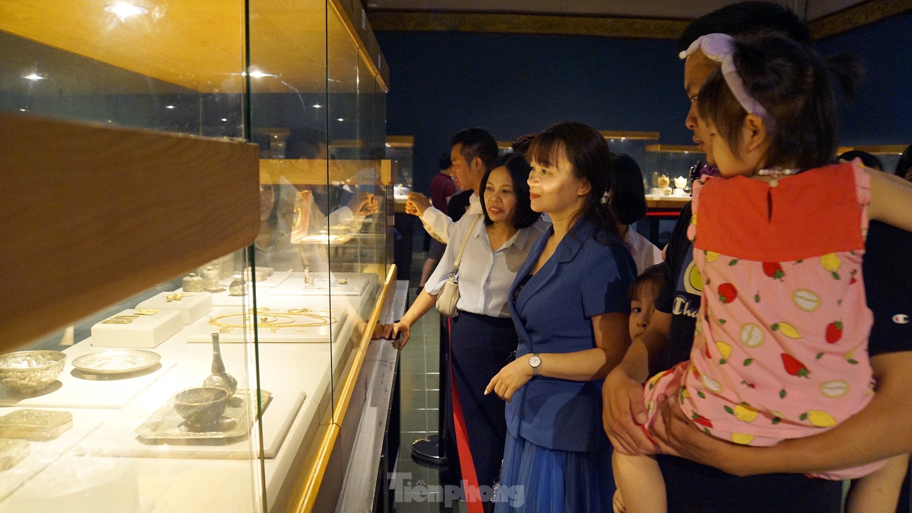 Chiêm ngưỡng 18 bảo vật quốc gia được trưng bày ở Hải Phòng ảnh 2