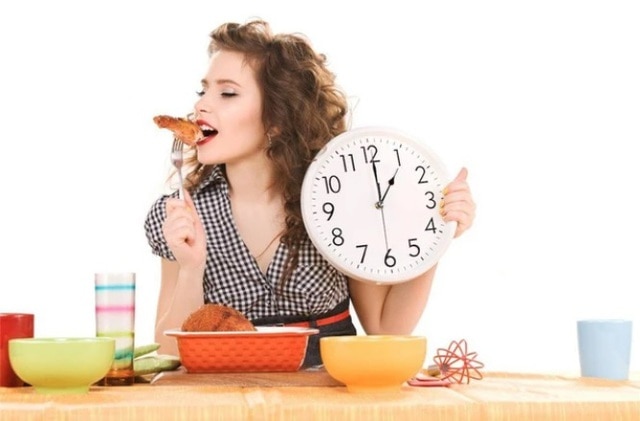 3 khung giờ ăn vào sẽ khiến cân nặng của bạn tăng vù vù, ai muốn giảm cân nên tránh! - Ảnh 3.