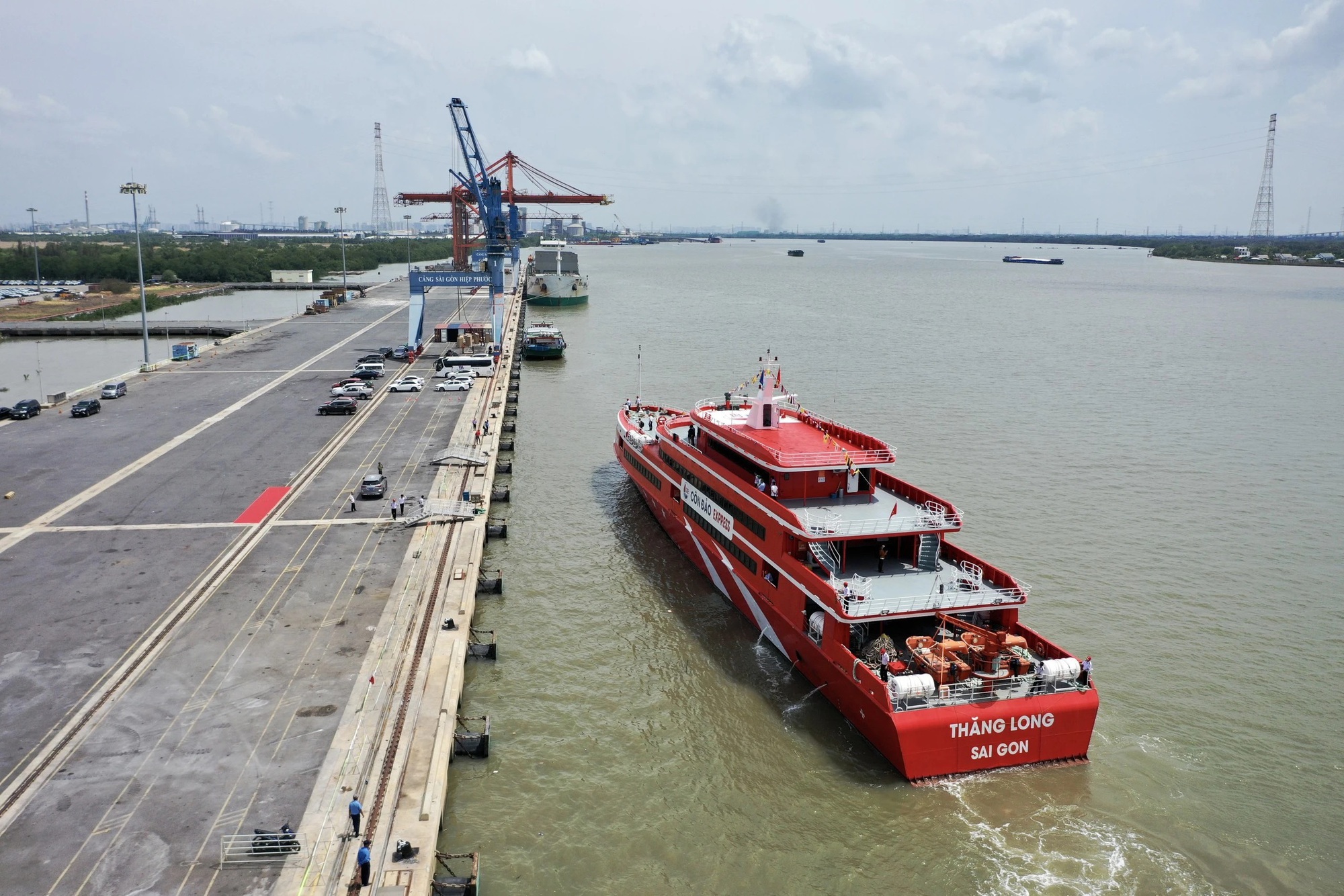 A1.jpg “Siêu” tàu cao tốc kéo khoảng cách TP.HCM - Côn Đảo chỉ còn hơn 4 giờ đi biển