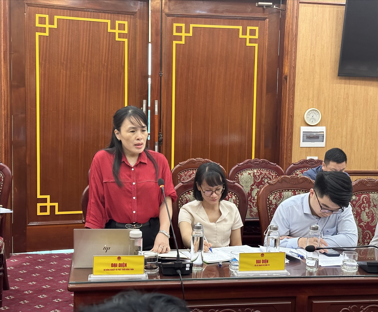 Đại biểu đại diện các bộ, ngành phát biểu tại buổi làm việc Đại biểu đại diện các bộ, ngành phát biểu tại buổi làm việc
