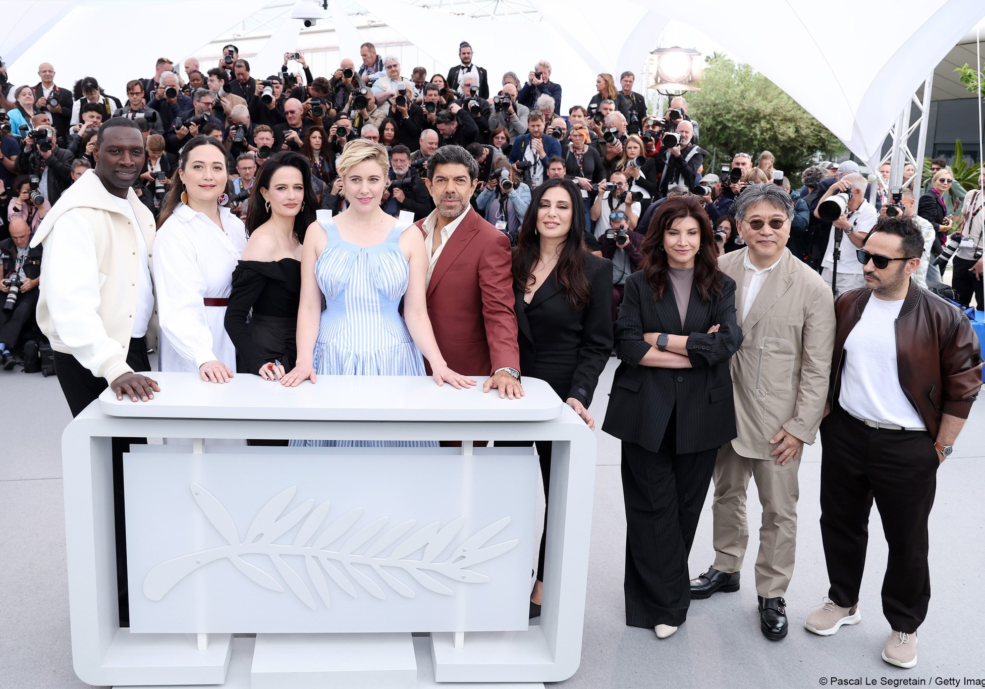 Dàn giám khảo Liên hoan phim Cannes 2024: (từ trái sang phải) Omar Sy, Lily Gladstone, Eva Green, Greta Gerwig, Pierfrancesco Favino, Nadine Labaki, Ebru Ceylan, Hirokazu Kore-eda và Juan Antonio Bayona - Ảnh: Cannes Dàn giám khảo Liên hoan phim Cannes 2024 (từ trái sang phải): Omar Sy, Lily Gladstone, Eva Green, Greta Gerwig, Pierfrancesco Favino, Nadine Labaki, Ebru Ceylan, Hirokazu Kore-eda và Juan Antonio Bayona - Ảnh: Cannes