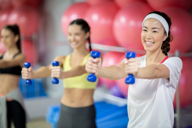 Bác sĩ 24/7: Huyết áp cao nguy hiểm thế nào?- Ảnh 2. Thực hiện ít nhất 30 phút tập thể dục mỗi ngày