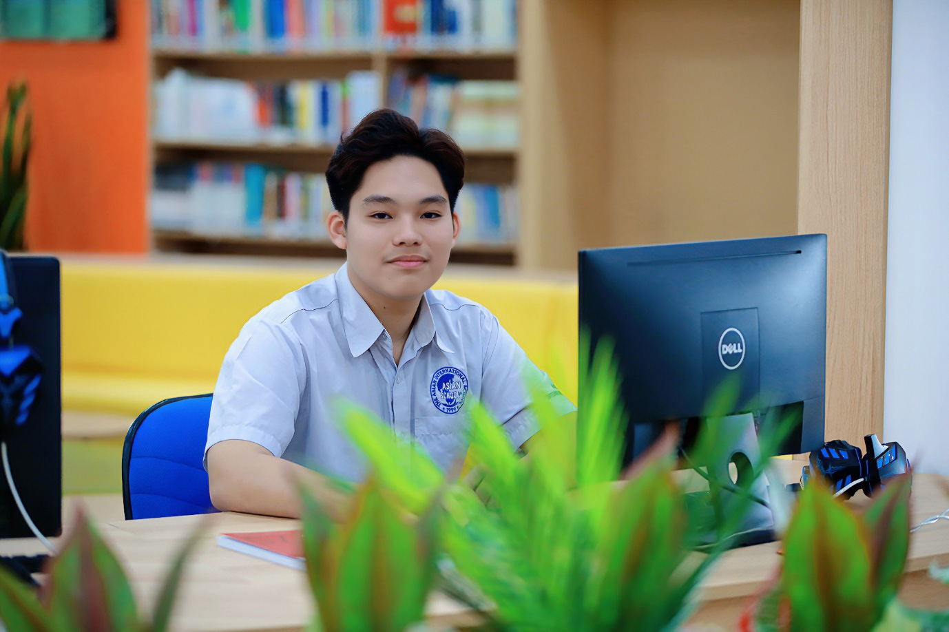 Nhiều học sinh Asian School du học tại 22 quốc gia- Ảnh 3. Lê Sơn Nam, hiện đang học lớp 12/12 Trường Quốc tế Á Châu, vừa đạt được thành tích ấn tượng khi nhận được thư mời nhập học từ 10 trường đại học tại Mỹ với nhiều học bổng giá trị ước tính khoảng 20 tỉ đồng.