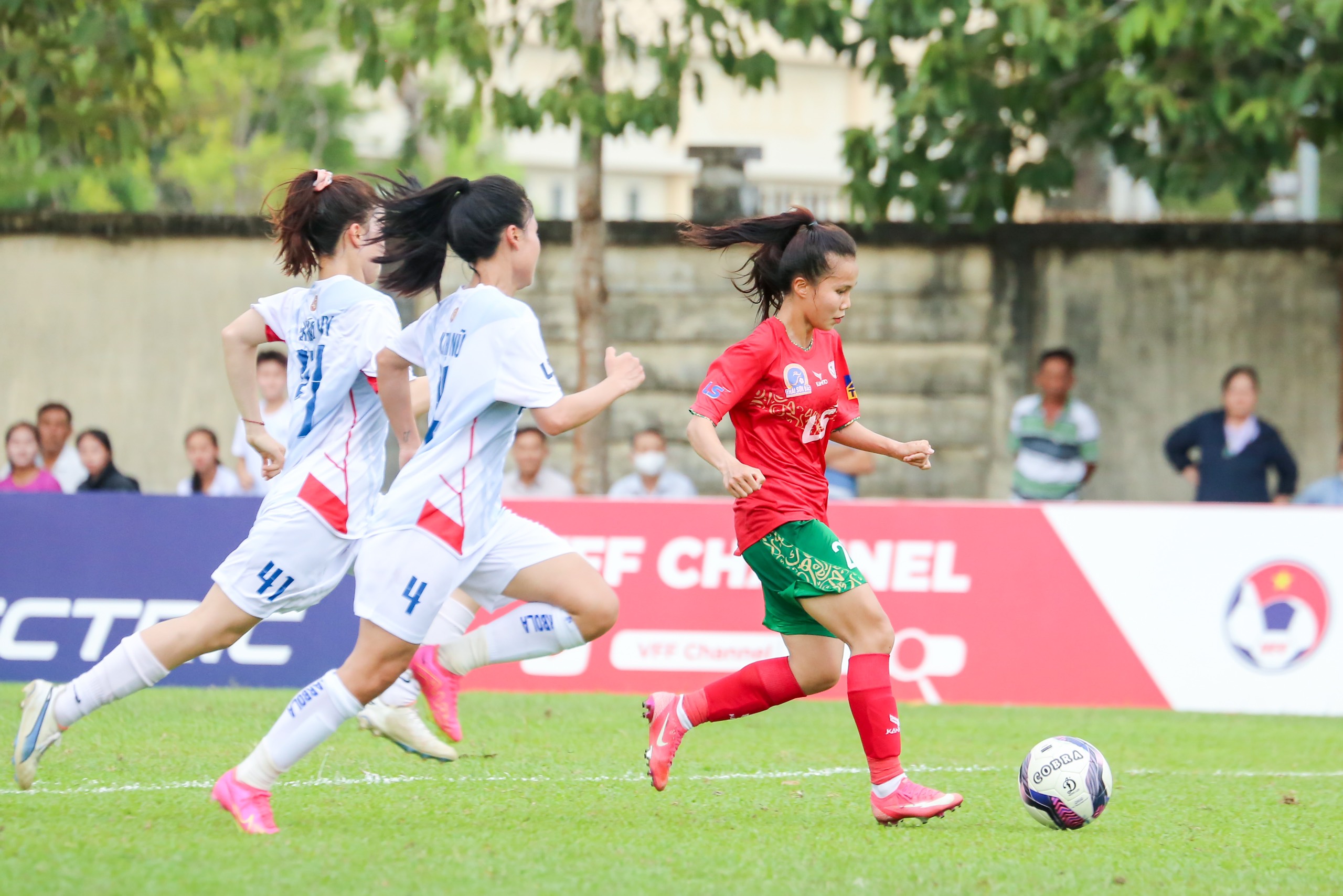 ‘Cánh chim lạ’ đưa CLB TP.HCM I bay cao, Phong Phú Hà Nam thắng trận vất vả- Ảnh 2. ‘Cánh chim lạ’ đưa CLB TP.HCM I bay cao, Phong Phú Hà Nam thắng trận vất vả- Ảnh 2.