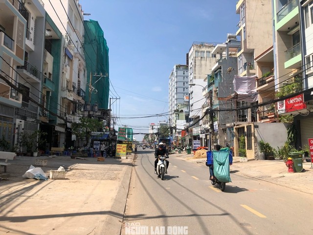 Cảnh nhếch nhác tại tuyến đường vào sân bay Tân Sơn Nhất đang được mở rộng ảnh 6