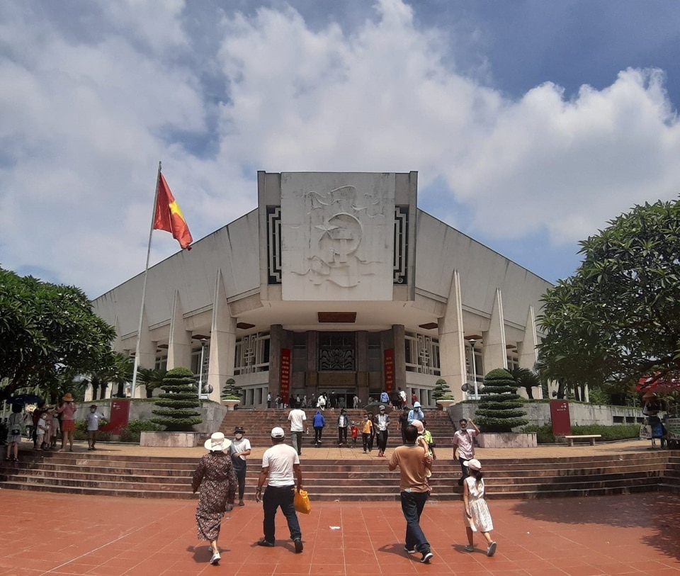 Bảo tàng Hồ Chí Minh.