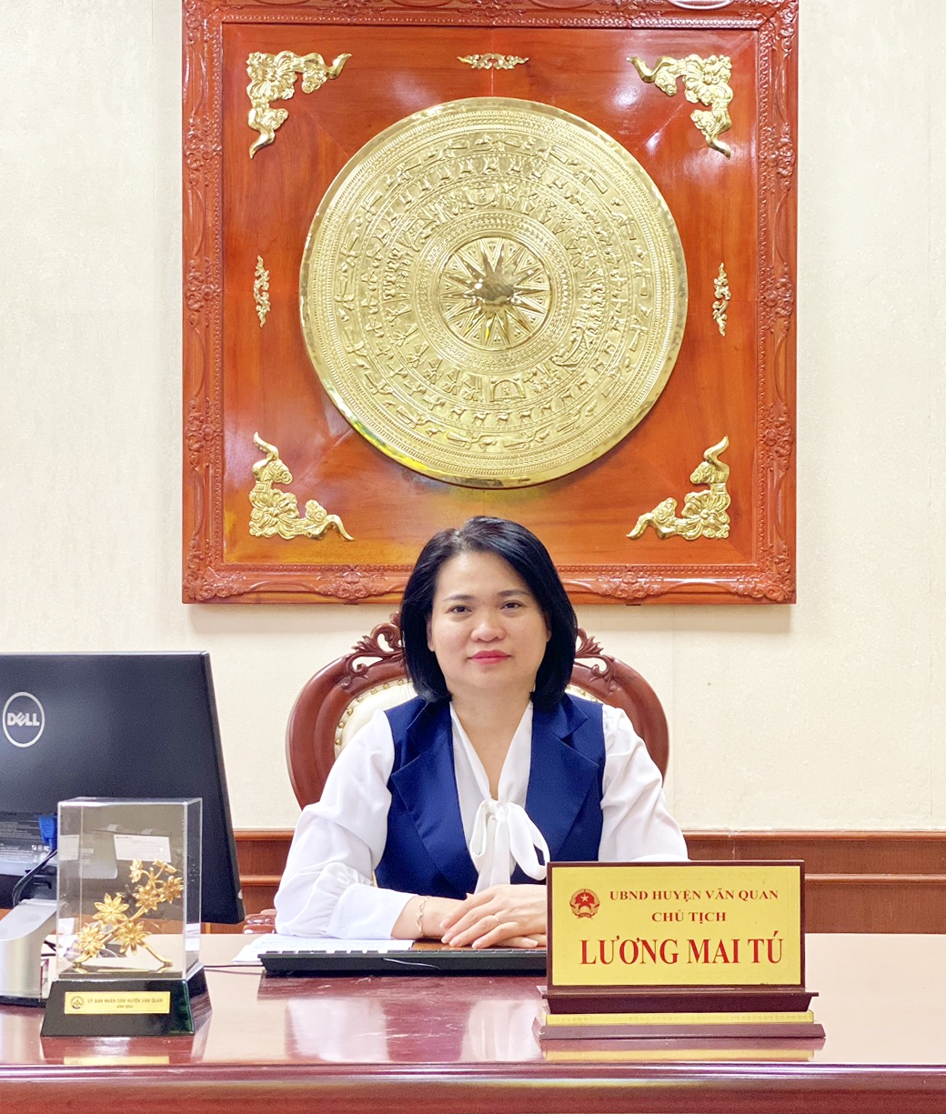 Bà Lương Mai Tú, Chủ tịch UBND huyện Văn Qua Bà Lương Mai Tú, Chủ tịch UBND huyện Văn Qua