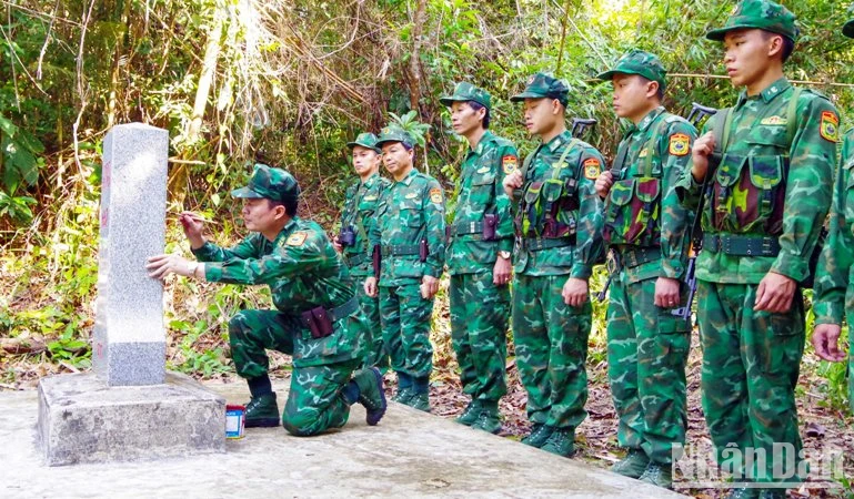 Tuần tra, quản lý, bảo vệ tuyến biên giới Việt Nam - Lào qua Thừa Thiên Huế ảnh 4