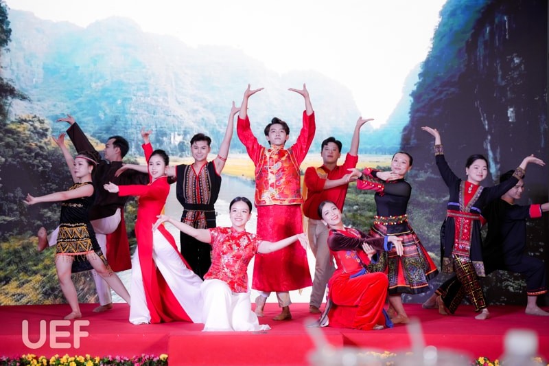 Chung kết Hội thi Văn nghệ Việt - Trung năm 2024: sáng tạo, đậm bản sắc văn hóa hai dân tộc
