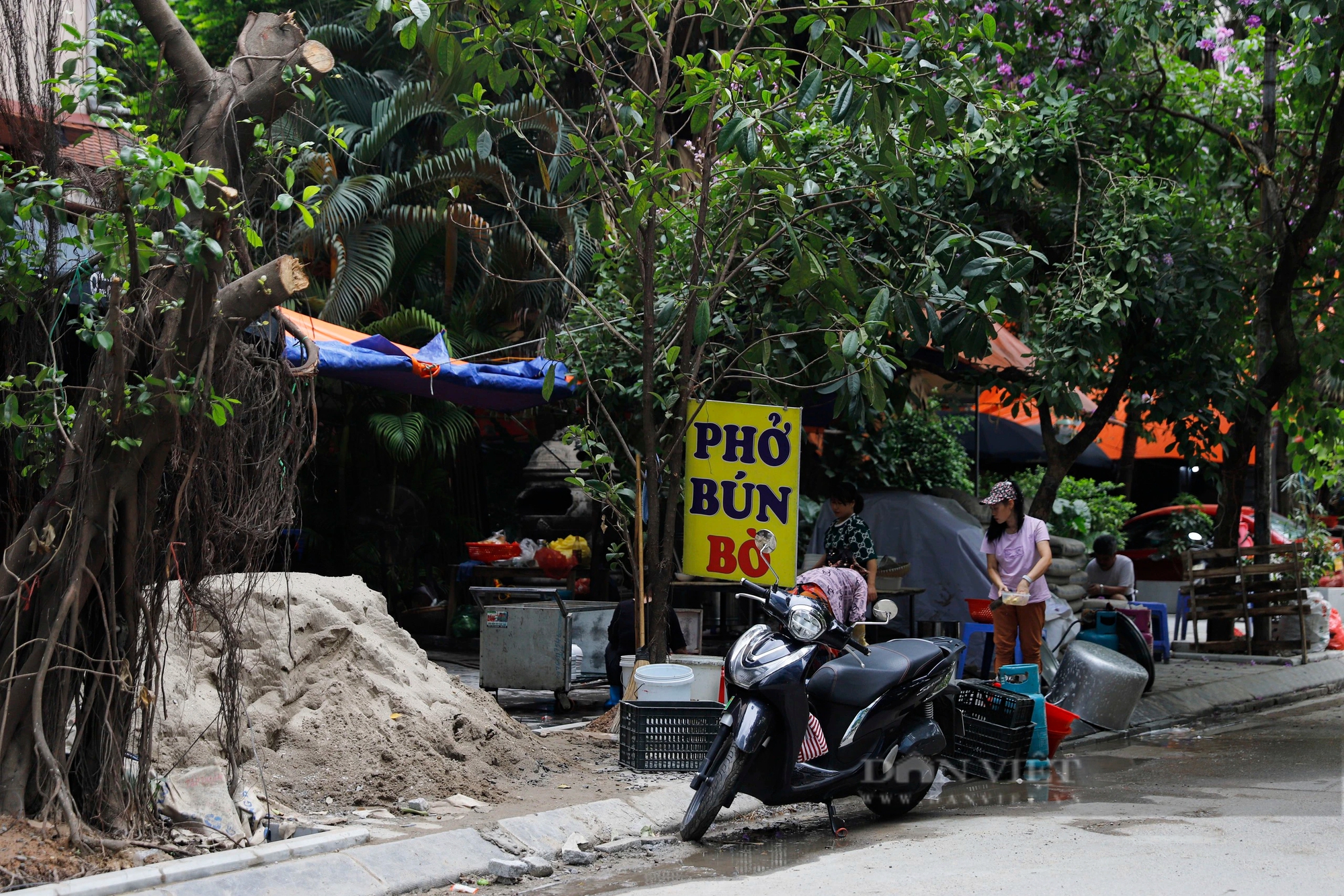 Khu đô thị nhà giàu một thời của Hà Nội nhếch nhác đến khó tin- Ảnh 8. Khu đô thị nhà giàu một thời của Hà Nội nhếch nhác đến khó tin- Ảnh 8.