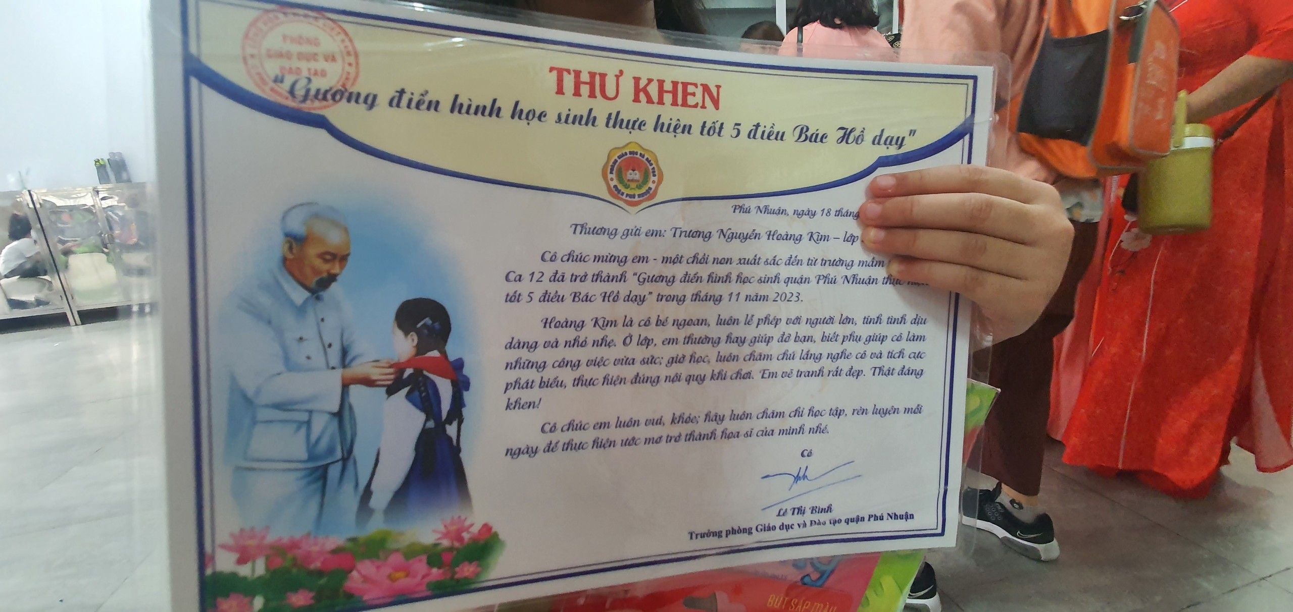 Hơn 400 học sinh của quận Phú Nhuận nhận thư khen trong lễ tuyên dương khen thưởng