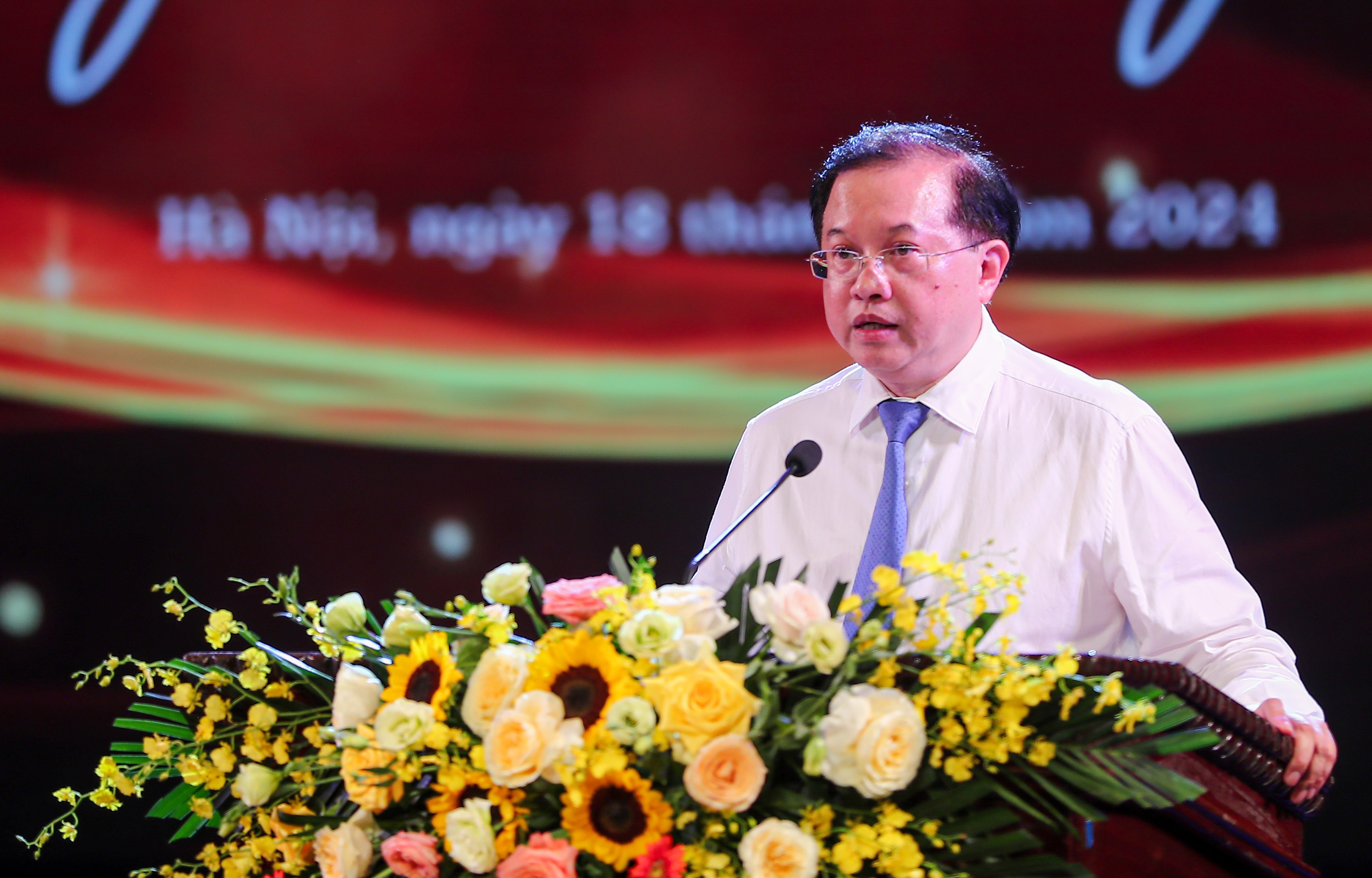 Phát động bình chọn 50 tác phẩm văn học nghệ thuật tiêu biểu sau ngày đất nước thống nhất - Ảnh 4. Phát động bình chọn 50 tác phẩm văn học nghệ thuật tiêu biểu sau ngày đất nước thống nhất - Ảnh 4.