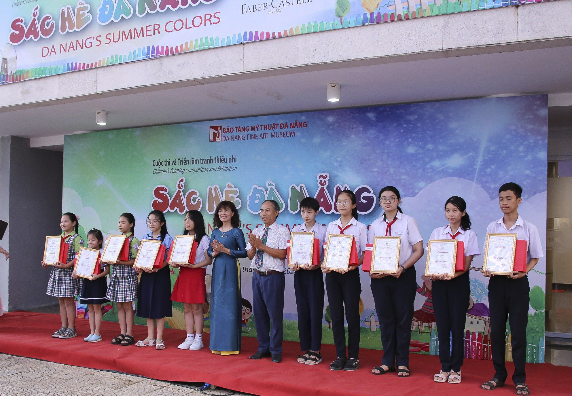 Đặc sắc cuộc thi sáng tác và triển lãm tranh thiếu nhi với chủ đề “Sắc hè Đà Nẵng” - Ảnh 2. Đặc sắc cuộc thi sáng tác và triển lãm tranh thiếu nhi với chủ đề “Sắc hè Đà Nẵng” - Ảnh 2.