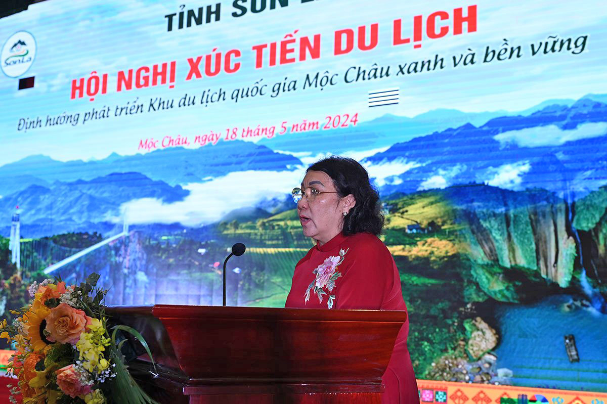 Thứ trưởng Hồ An Phong: Mộc Châu cần xây dựng mô hình, sản phẩm du lịch độc đáo trên cơ sở tiềm năng khác biệt - Ảnh 2. Thứ trưởng Hồ An Phong: Mộc Châu cần xây dựng mô hình, sản phẩm du lịch độc đáo trên cơ sở tiềm năng khác biệt - Ảnh 2.