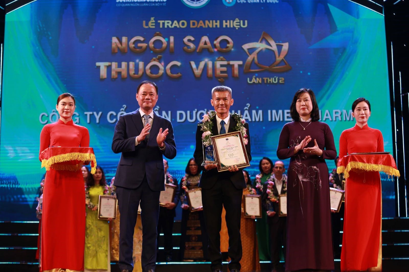 Imexpharm vinh dự nhận danh hiệu "Ngôi Sao Thuốc Việt' lần thứ 2, khẳng định vị thế về chất lượng EU-GMP- Ảnh 2. Imexpharm vinh dự nhận danh hiệu "Ngôi Sao Thuốc Việt' lần thứ 2, khẳng định vị thế về chất lượng EU-GMP- Ảnh 2.