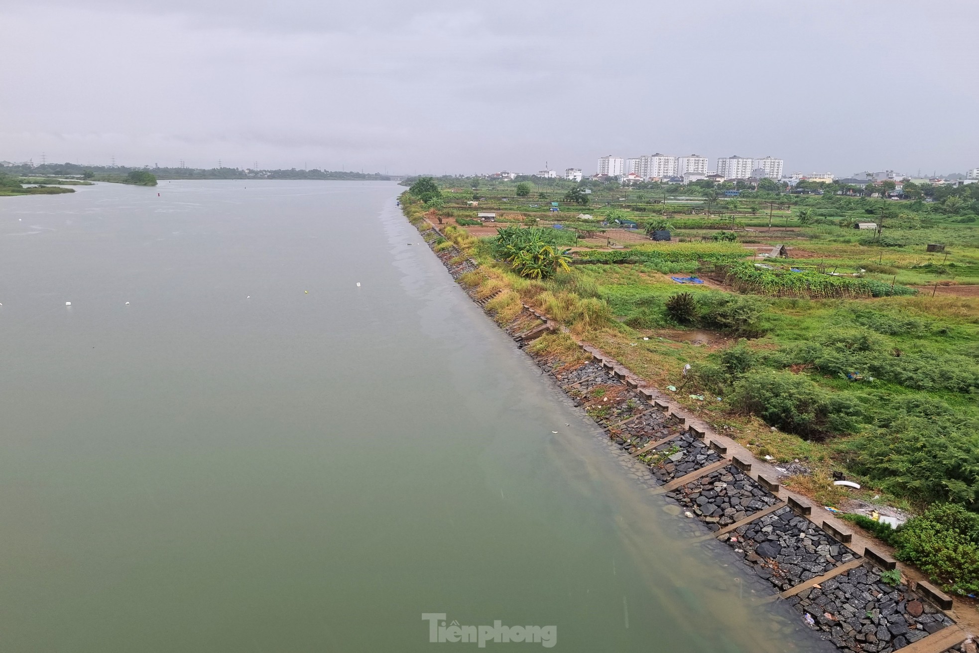 Nhiều tuyến đường Đà Nẵng ngập nước sau cơn mưa vàng giải nhiệt ảnh 9