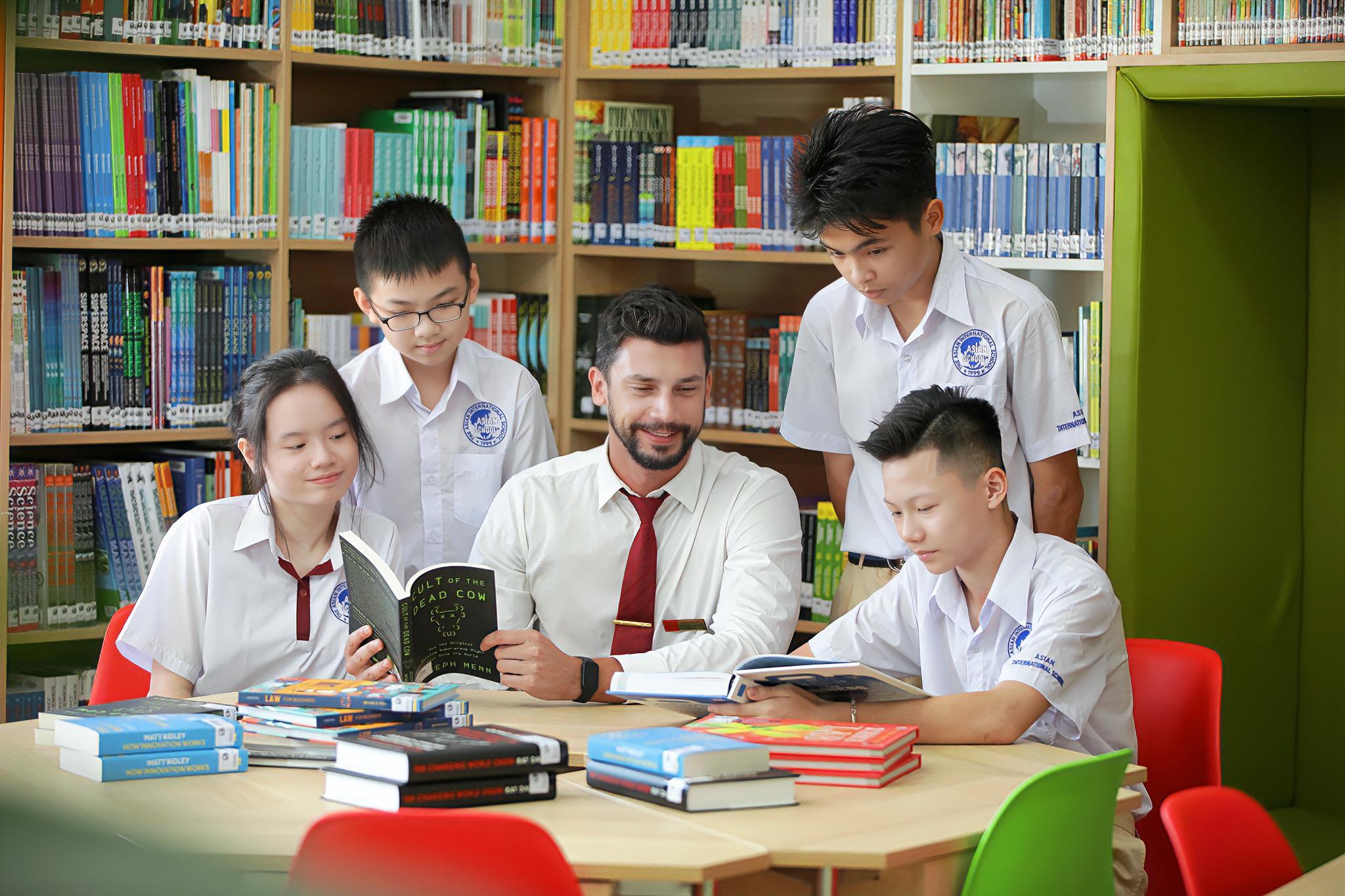 Với nền tảng học thuật vững chắc, học sinh Asian School dễ dàng chuyển tiếp du học tại các trường danh tiếng trên thế giới Với nền tảng học thuật vững chắc, học sinh Asian School dễ dàng chuyển tiếp du học tại các trường danh tiếng trên thế giới