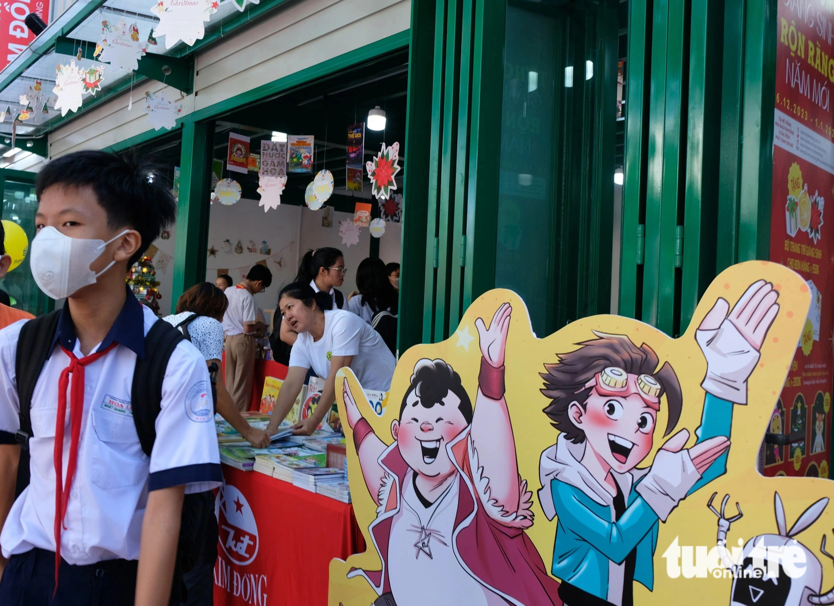 Đường sách thành phố Thủ Đức thu hút đối tượng học sinh - sinh viên - Ảnh: LINH ĐOAN Đường sách TP Thủ Đức thu hút học sinh - sinh viên - Ảnh: LINH ĐOAN