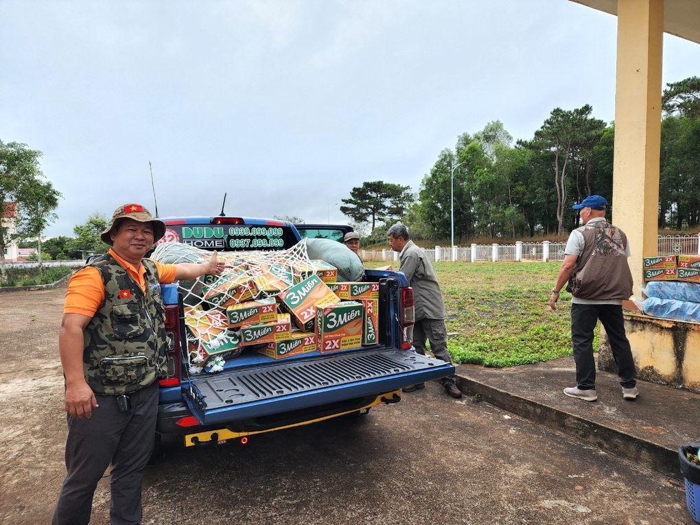 Người đàn ông lên chức cao, làm chủ doanh nghiệp nhờ tên độc lạ - 2 Người đàn ông lên chức cao, làm chủ doanh nghiệp nhờ tên độc lạ - 2