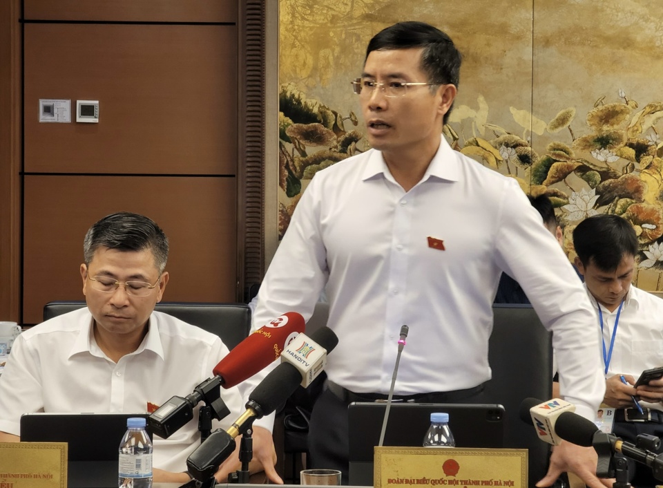 Theo đại biểu Quốc hội Phạm Đức Ấn, khi giá vàng biến động sẽ ảnh hưởng nhiều đến bài toán về tỷ giá